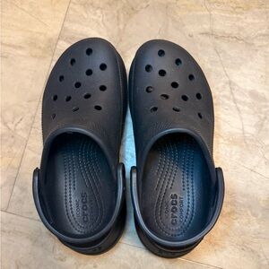 CROCS Black Comfort Clogs Size 7 in Women’s